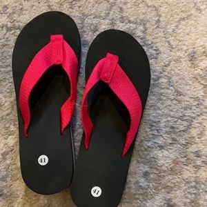 NWT platform flip flops